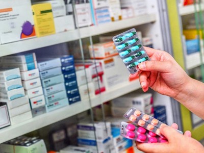 В правительстве сообщили о возможных перебоях поставок лекарств